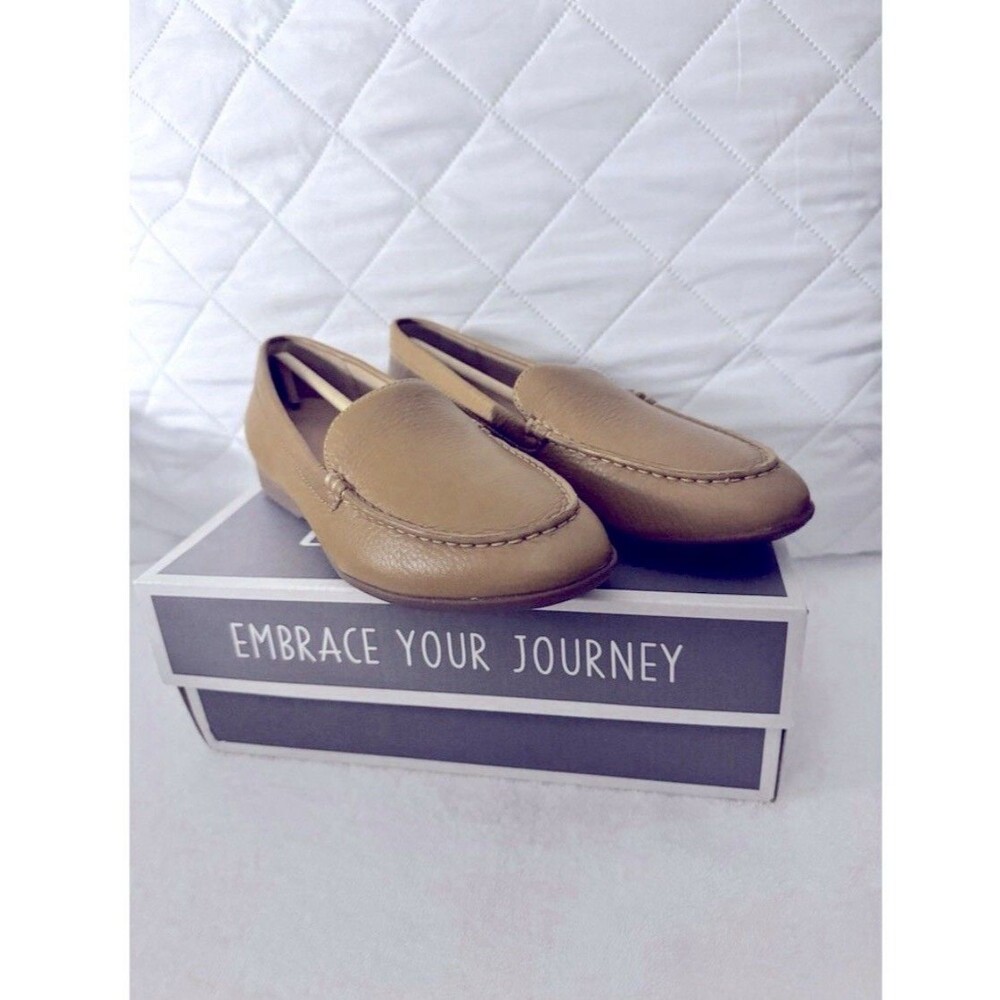 Dansko Womens Wheat Lorri Tumbled Leather Loafers Size 38 US 7.5 New With Box